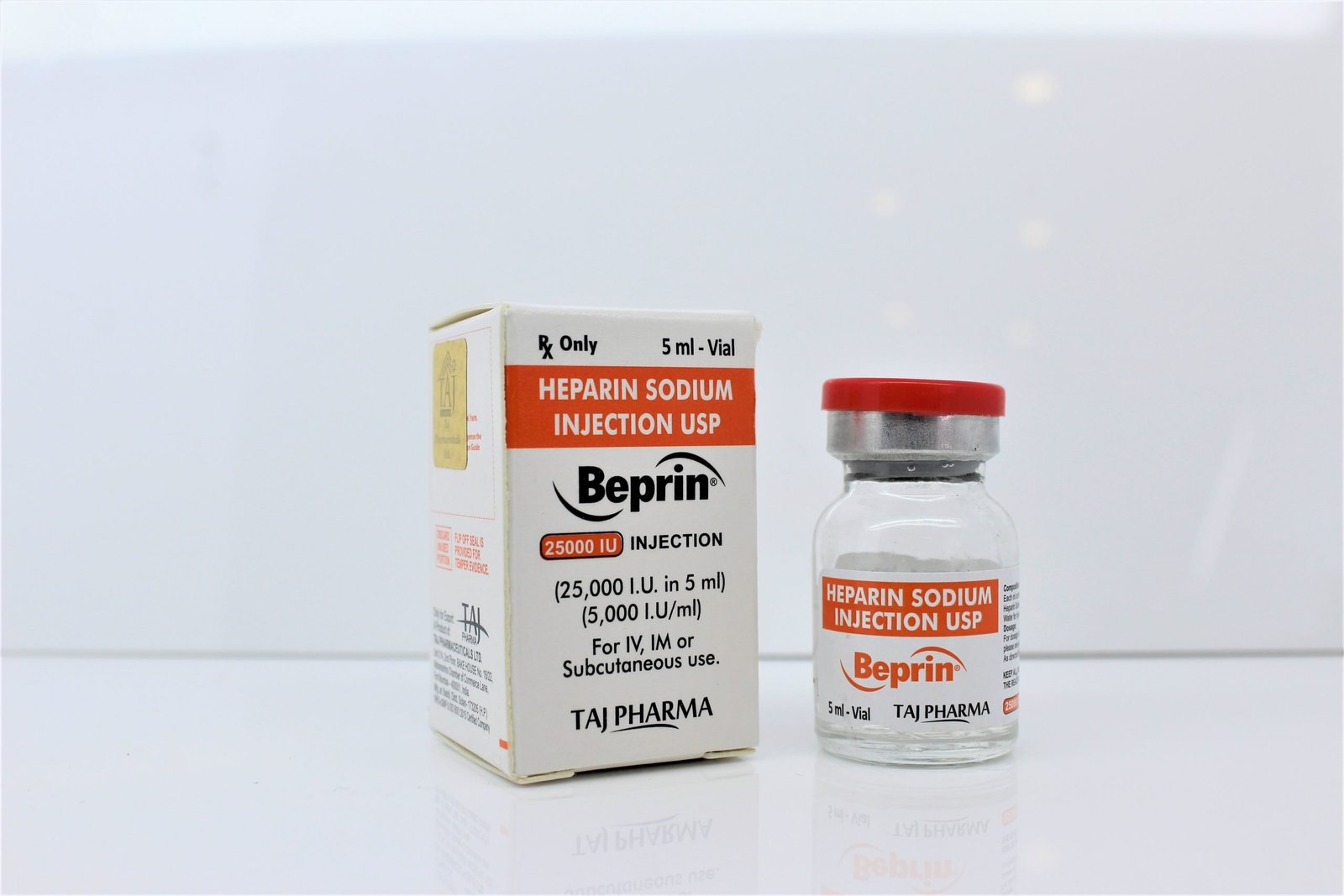 Find here Heparin Sodium Injection 25000 IU FDA approved, Heparin Sodium Injection 25000 IU manufacturers, suppliers & exporters in India. Get contract manufacturing for Heparin Sodium Injection 25000 IU, Find best price for Heparin Sodium Injection 25000 IU generic drug and Heparin Sodium Injection 25000 IU generic version available at best price from GMP approved manufacturer