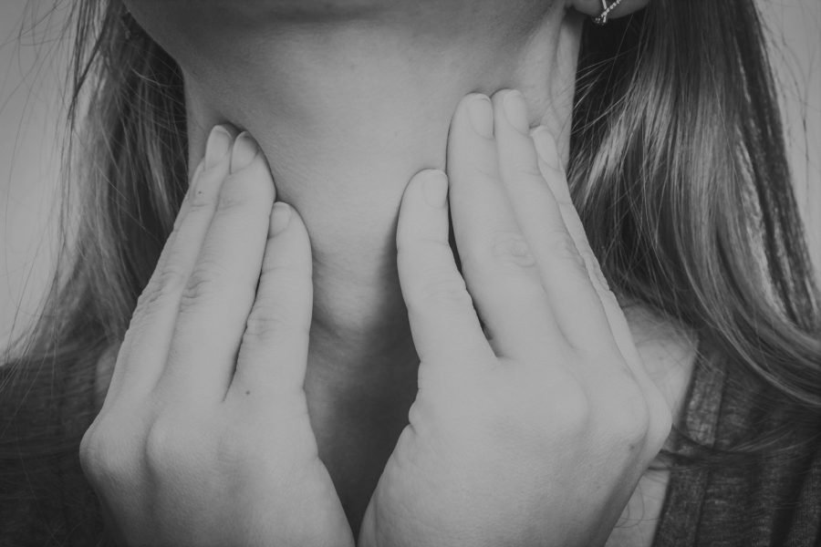 What are the early signs of thyroid cancer